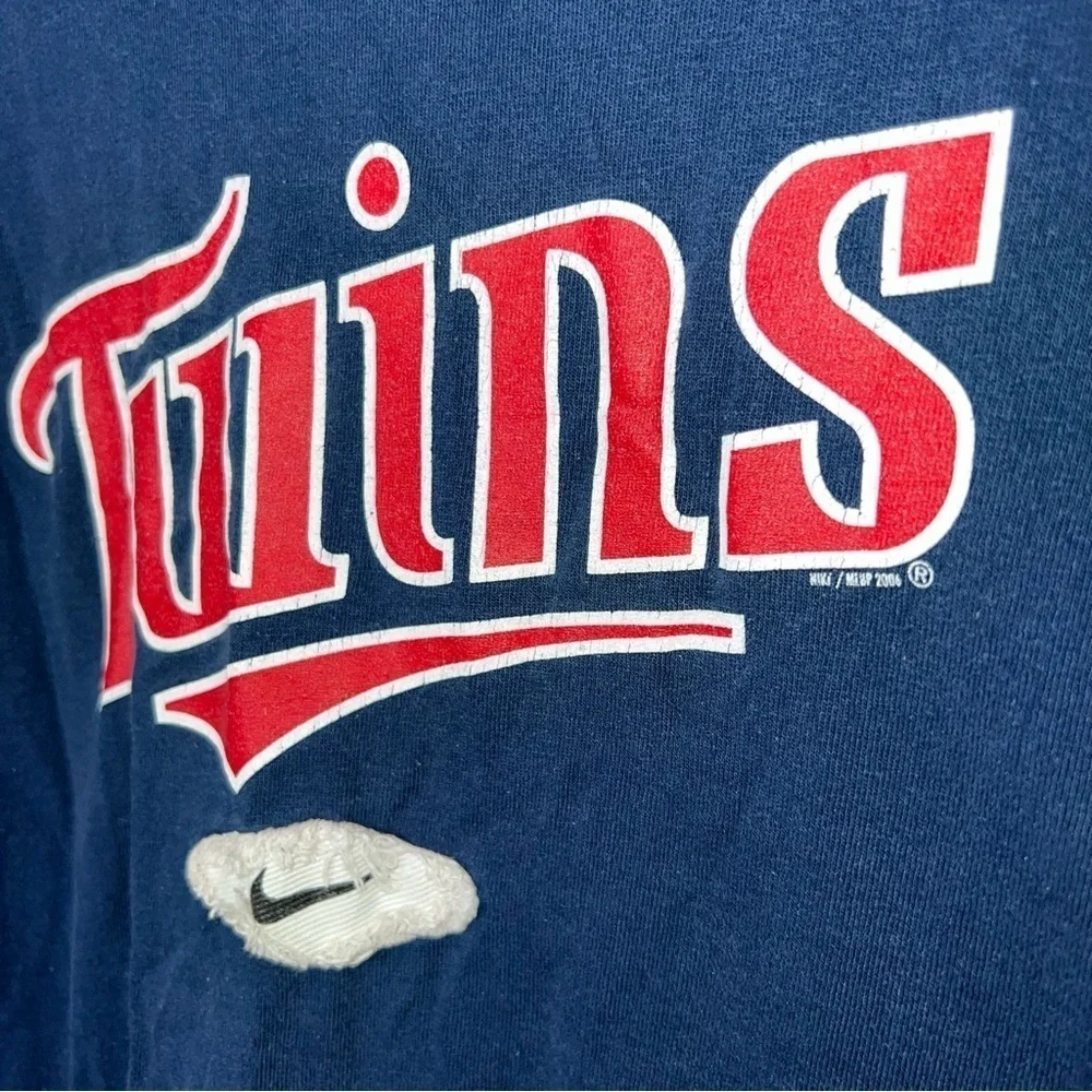 Vintage Nike Minnesota Twins Y2K Baseball T-shirt